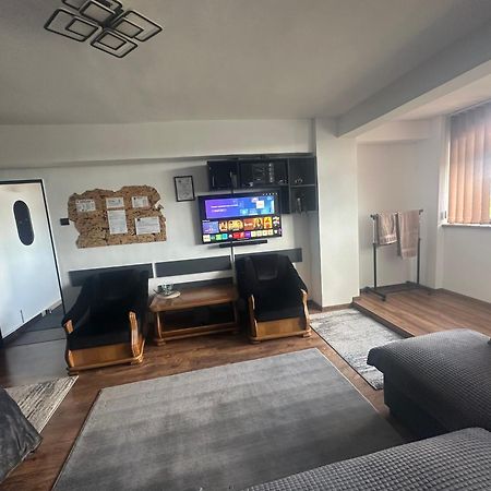 High Level Apart Oradea Free Reserved Parking 外观 照片